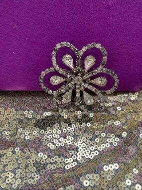 Crystal Flower Brooch Pin - Silver Clear Rhinestones